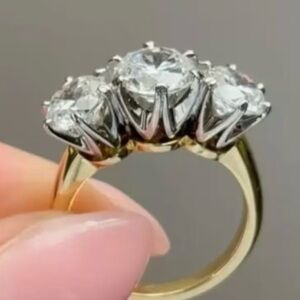 🩶 NEW Elegant Gold and Silver CZ Women's Stunning Ring 🩶